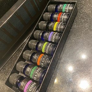 Radha Beauty Top 8 Essential Oil Set